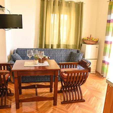 Apartments Susanna Ulcinj Rum bild