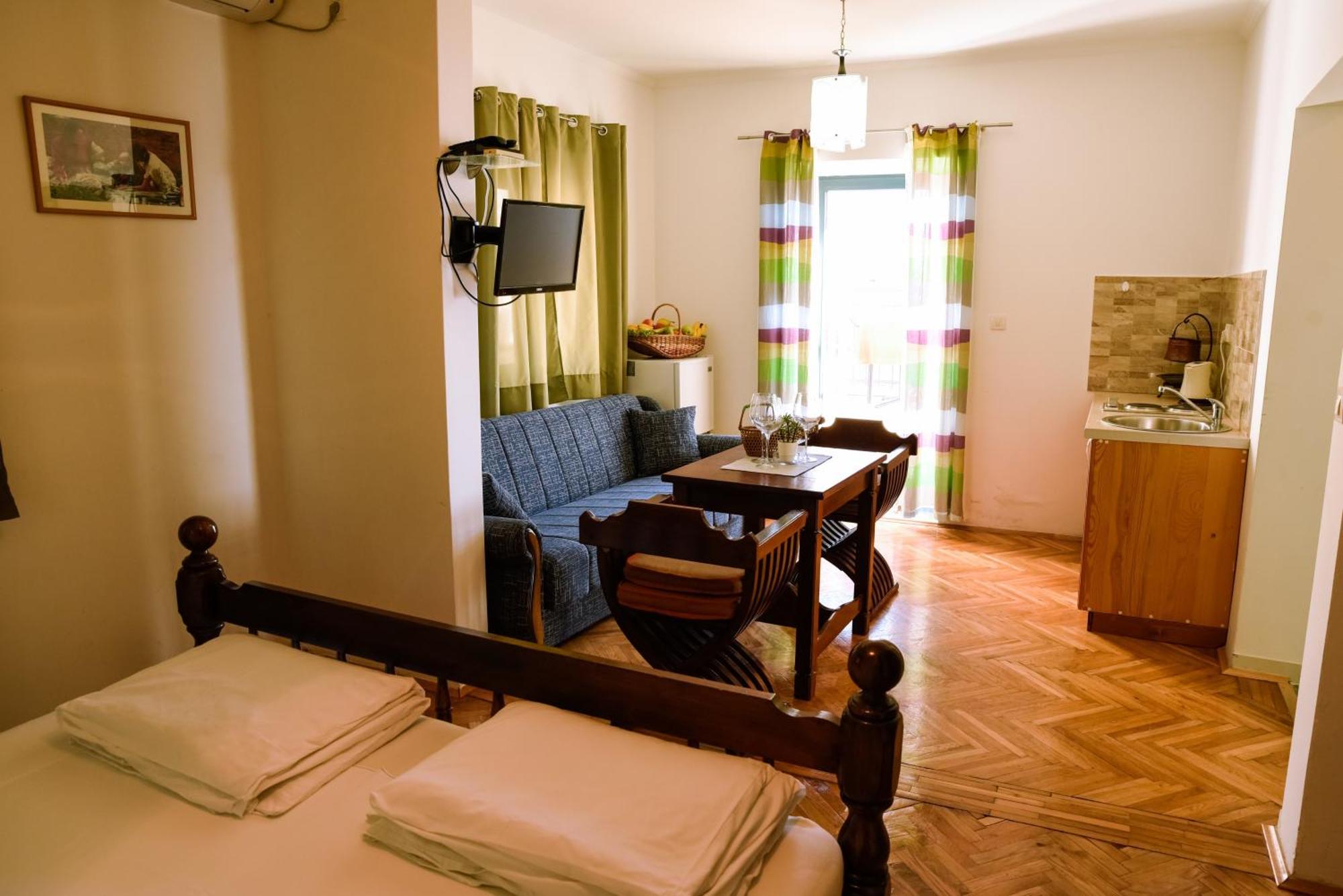 Apartments Susanna Ulcinj Rum bild
