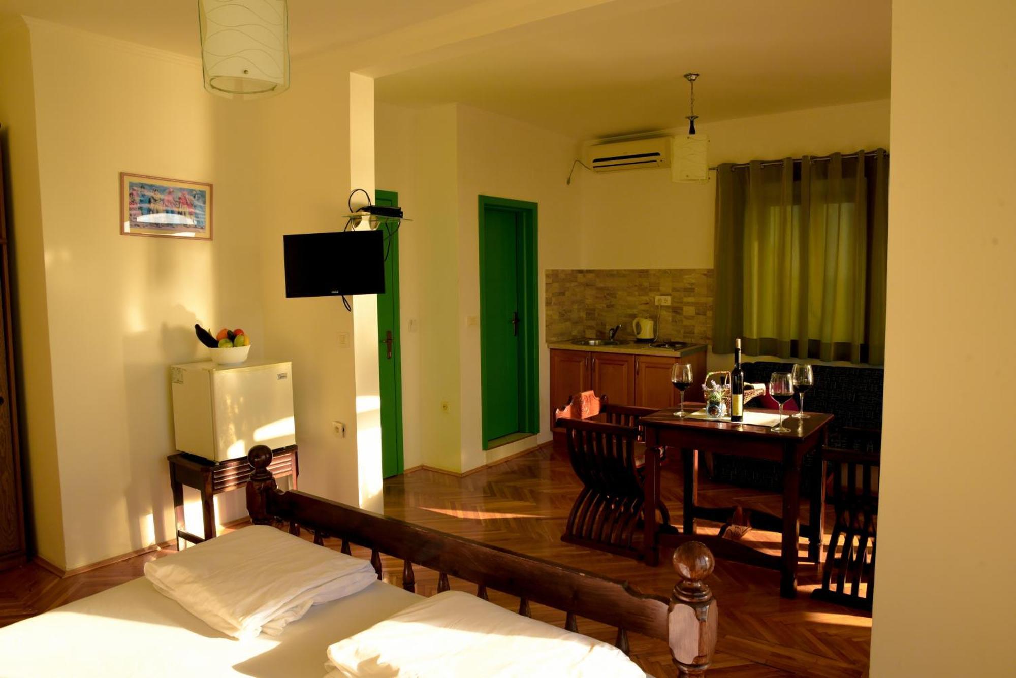 Apartments Susanna Ulcinj Rum bild