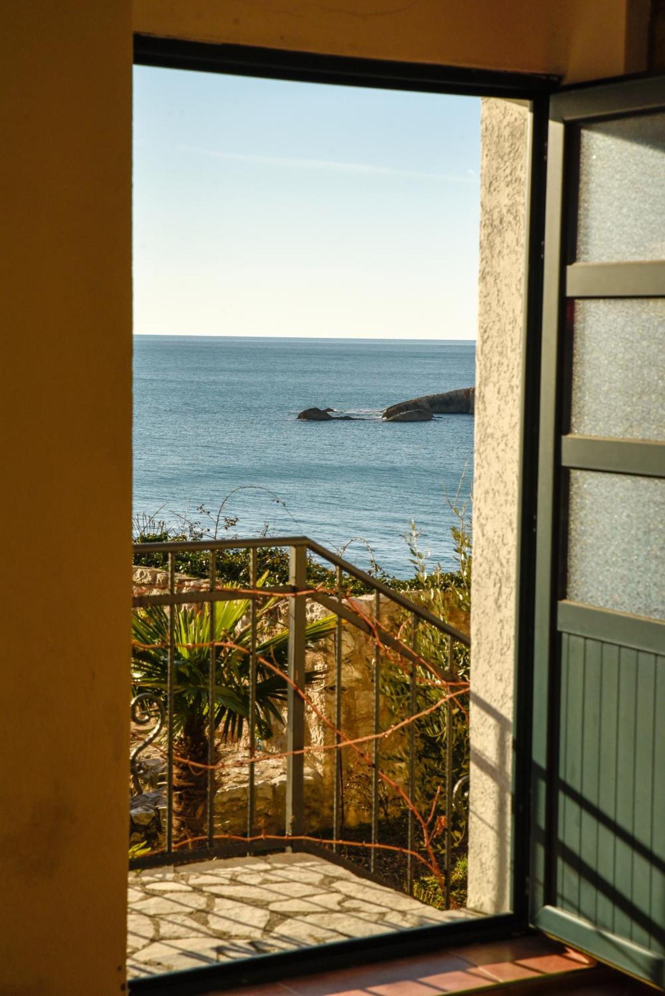 Apartments Susanna Ulcinj Rum bild
