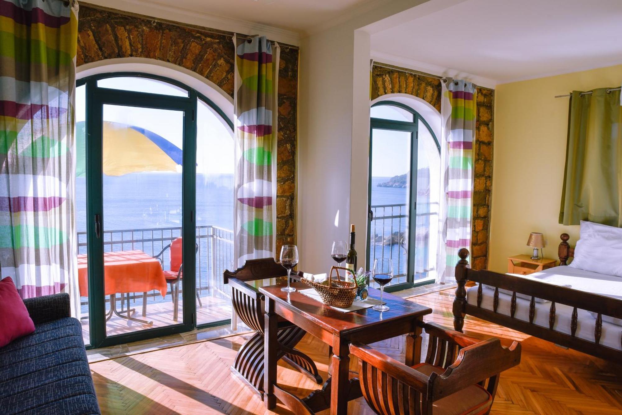 Apartments Susanna Ulcinj Rum bild